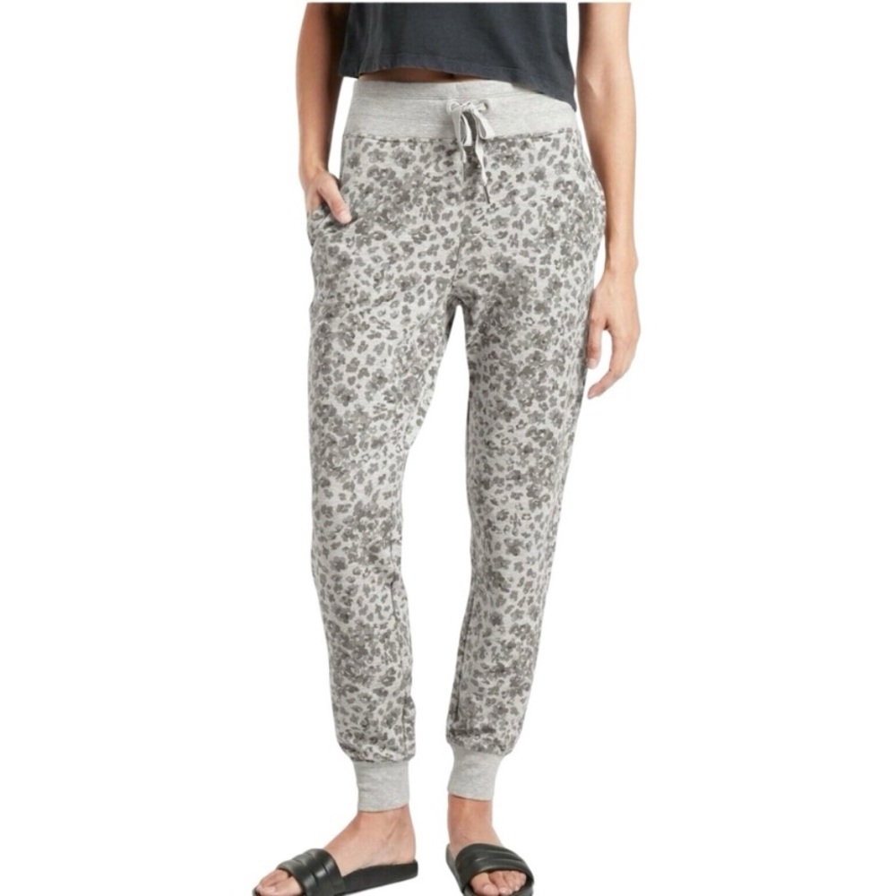 Athleta Balance printed jogger